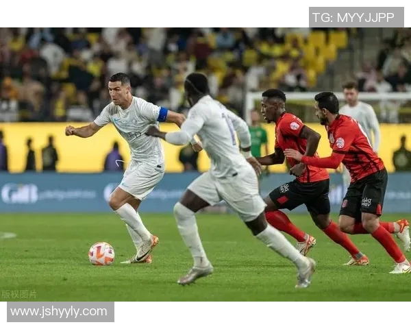 足球明星背后那些不为人知的男生故事与奋斗历程揭秘